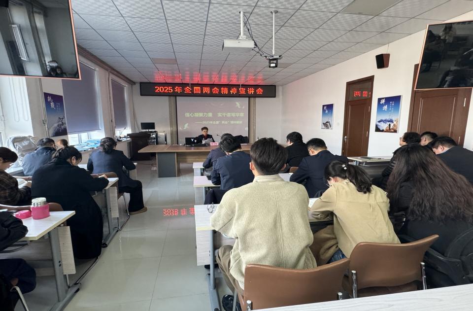 学工部党支部与艺术设计学院党总支开展联学联建活动现场照片 学工部党支部与艺术设计学院党总支开展联学联建活动现场照片